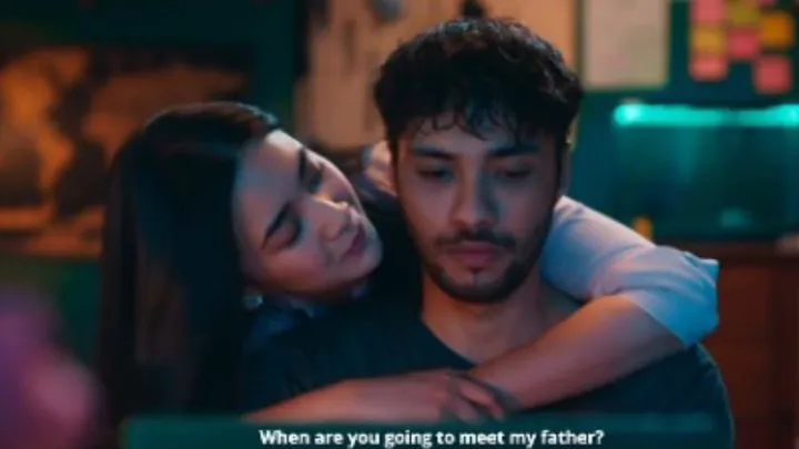 Ulasan Film “Cinta Tak Pernah Tepat Waktu” yang Menggambarkan Kisah Romantis